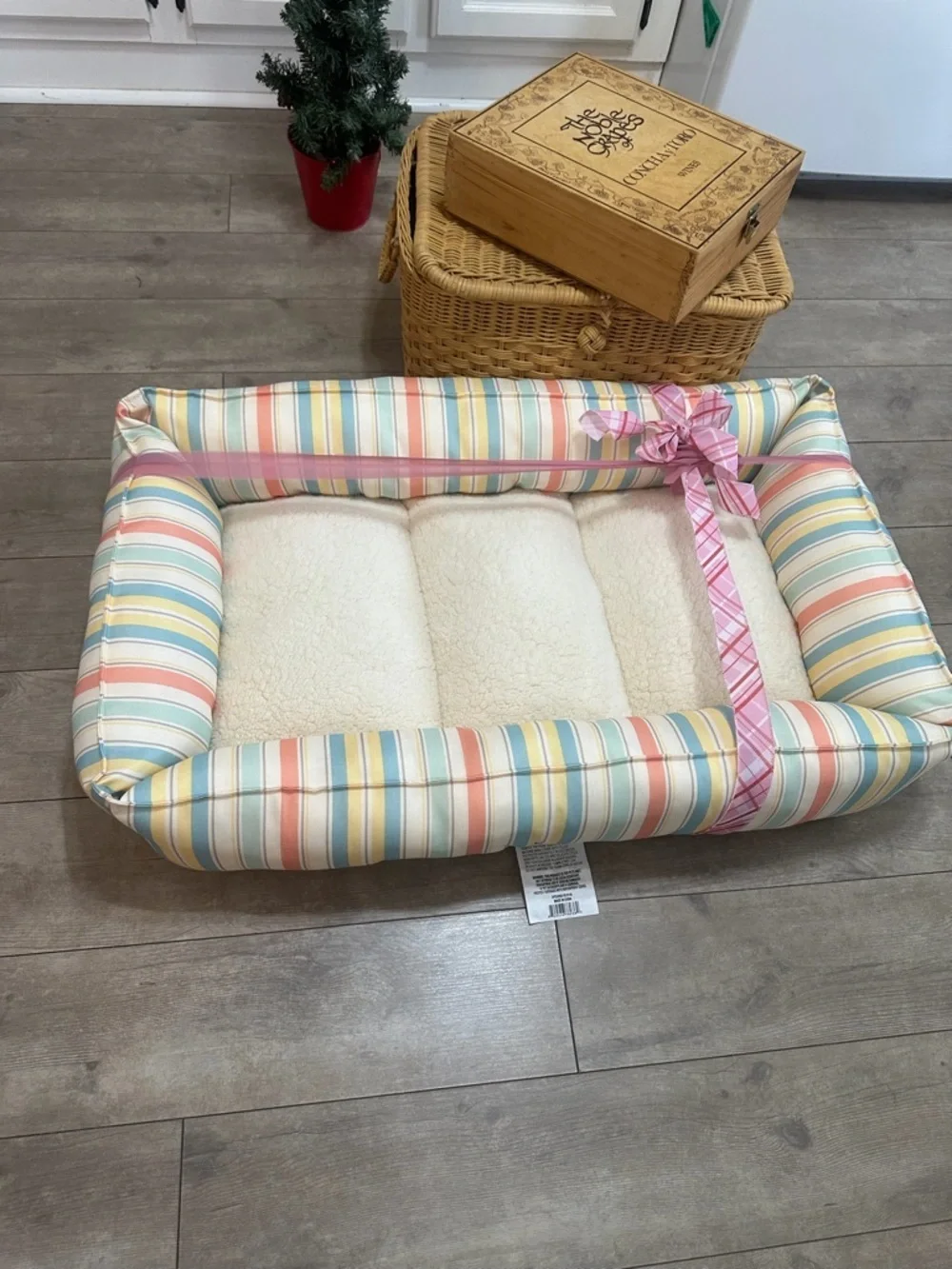 New LUXURIOUS Orthopedic Dog Bed Large Dog Bed Modern Pastel Striped Pet Bed